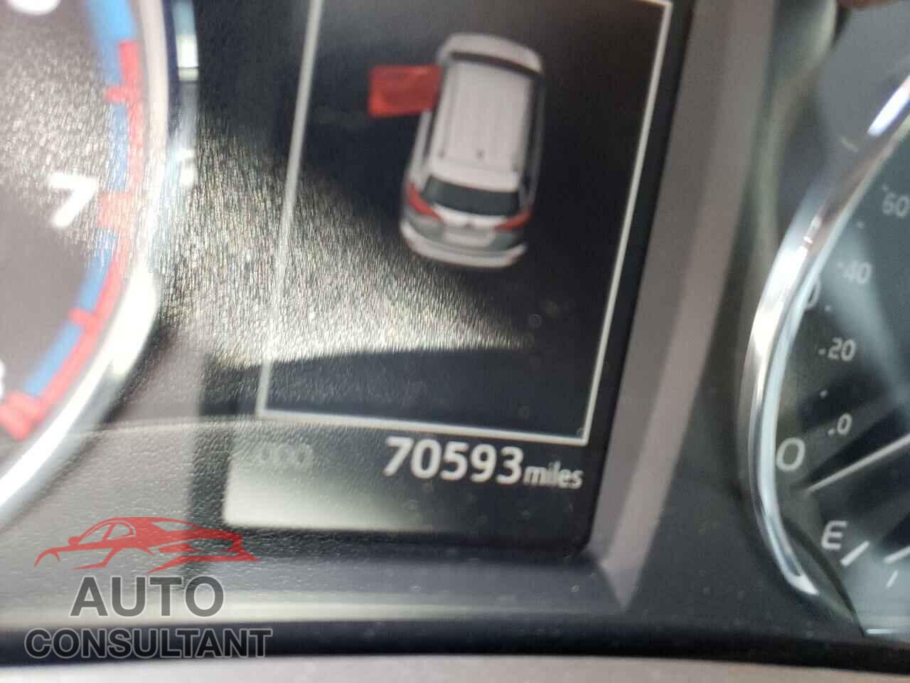TOYOTA RAV4 2017 - 2T3DFREV9HW604825