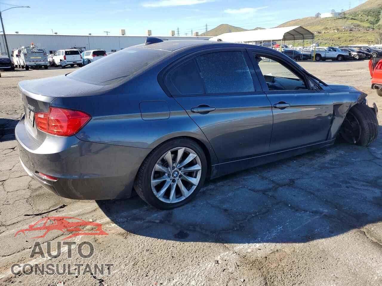 BMW 3 SERIES 2012 - WBA3C1C58CF431492