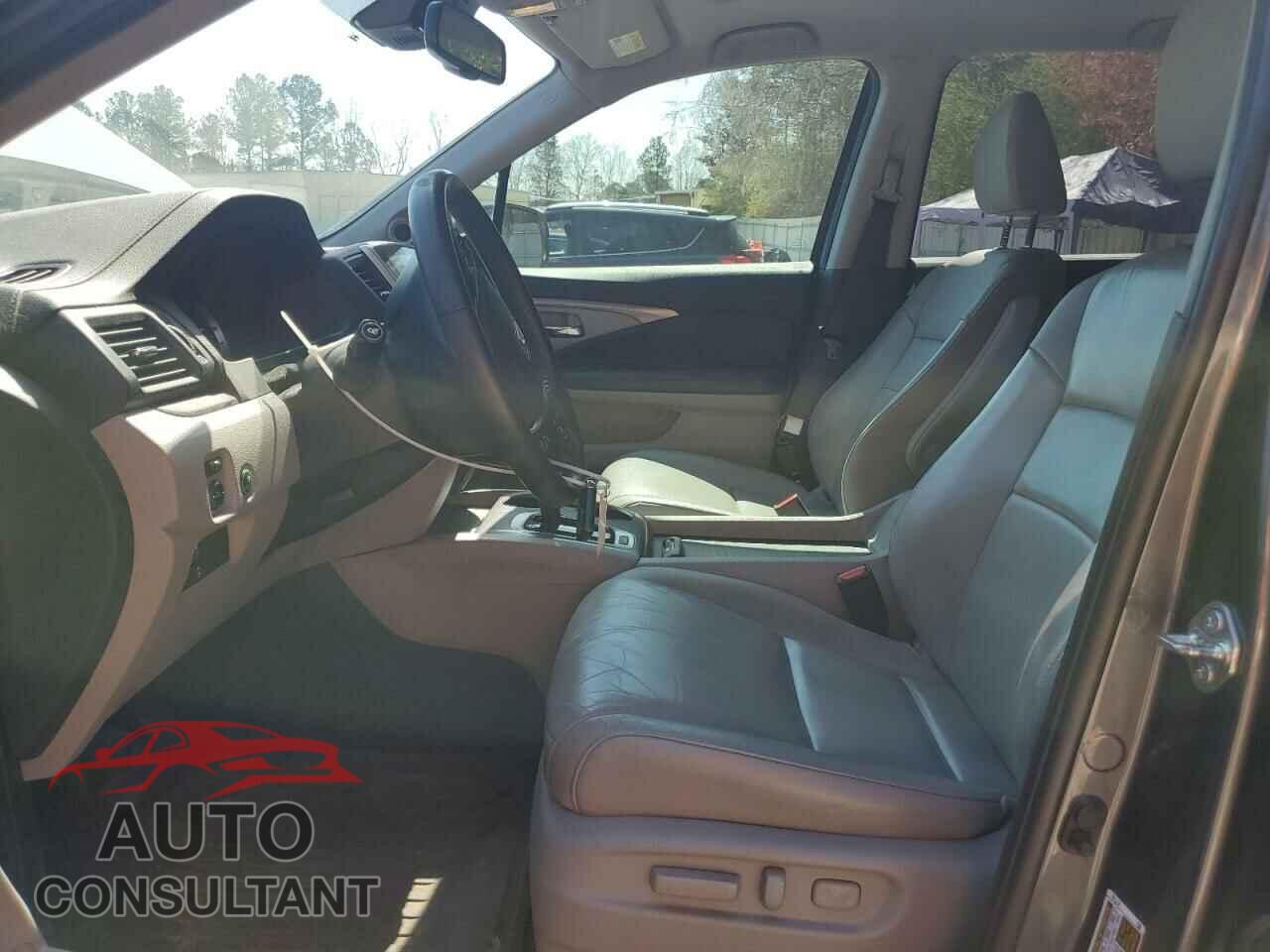 HONDA PILOT 2017 - 5FNYF6H65HB083760