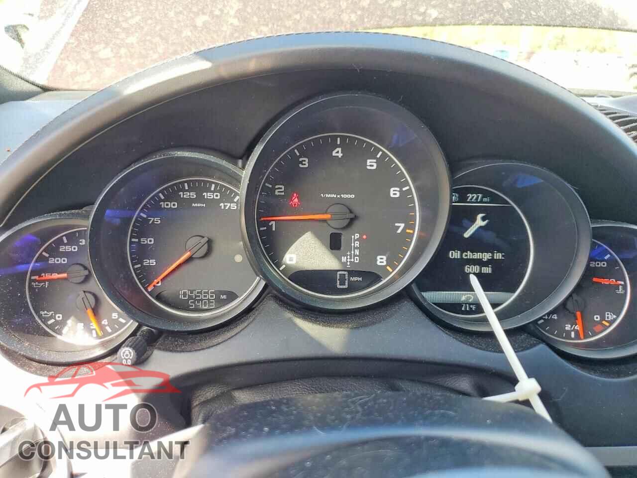 PORSCHE CAYENNE 2017 - WP1AA2A23HKA84388