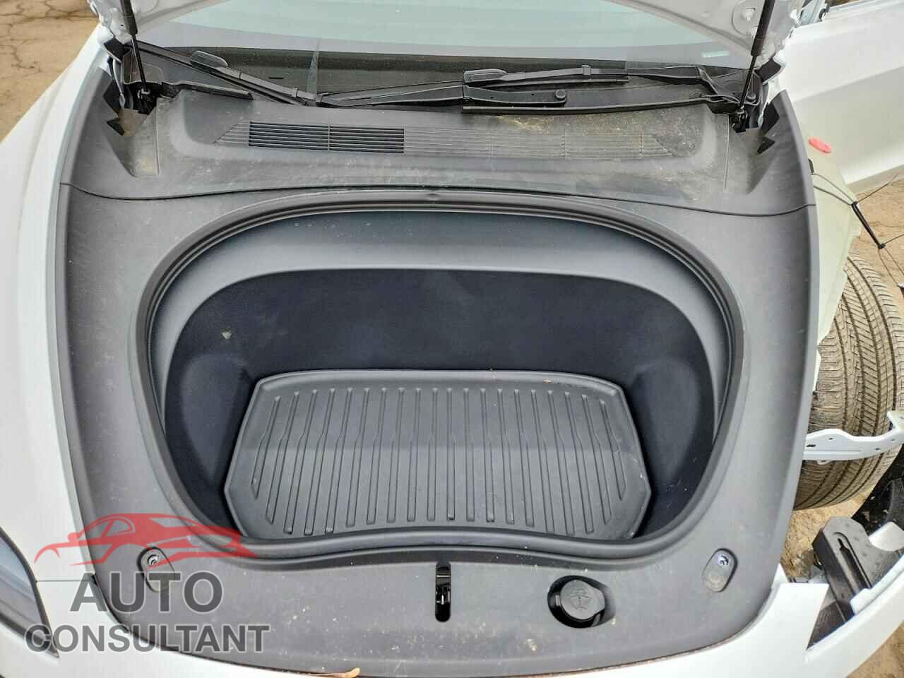 TESLA MODEL 3 2025 - 5YJ3E1EBXSF910967