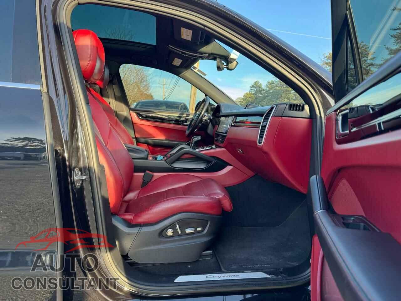 PORSCHE CAYENNE 2019 - WP1AA2AY8KDA02655