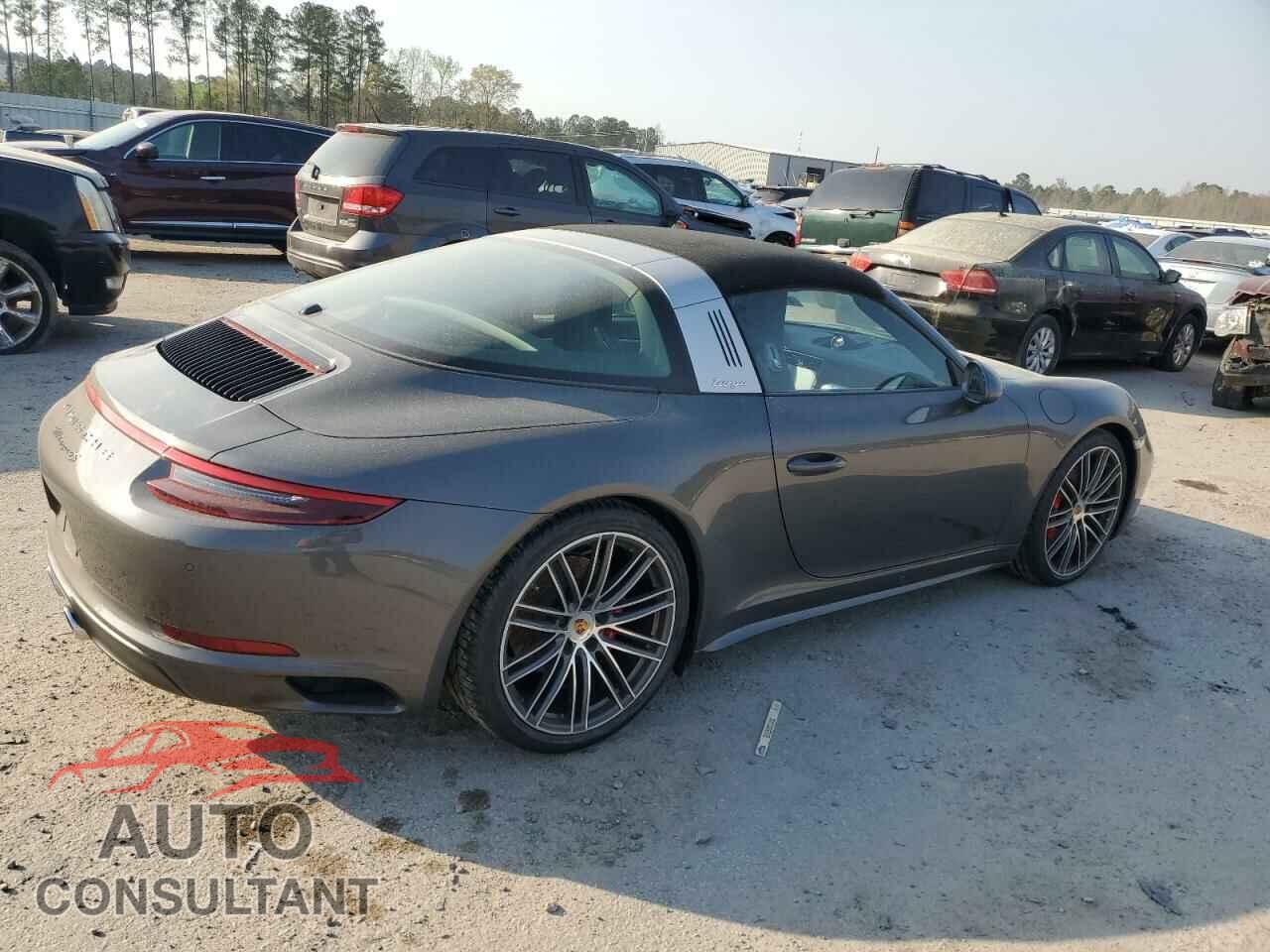 PORSCHE 911 2017 - WP0BB2A99HS136820