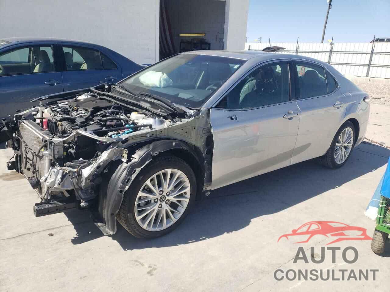 TOYOTA CAMRY 2018 - 4T1B21HK0JU506495