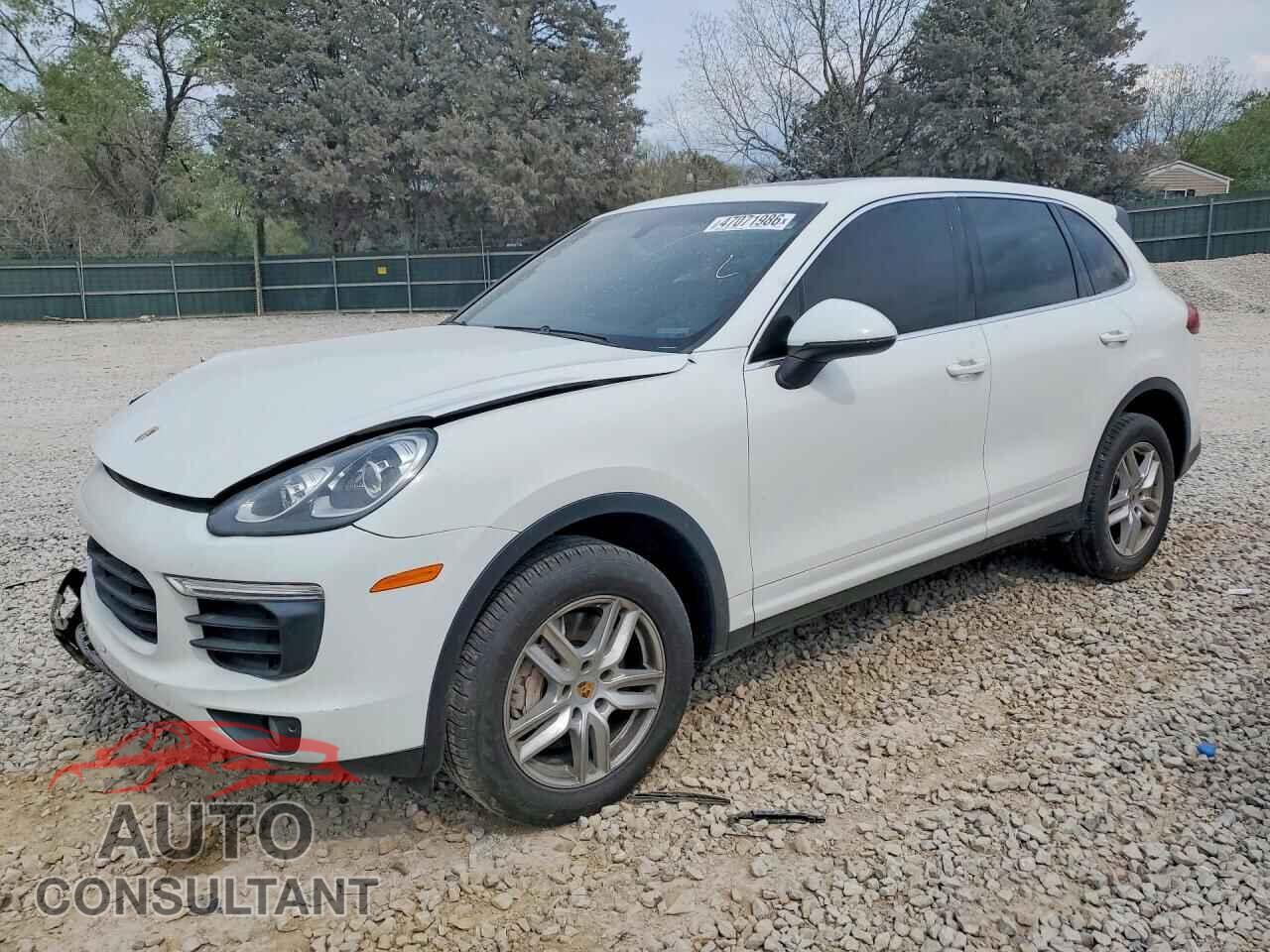 PORSCHE CAYENNE 2016 - WP1AA2A25GKA08945