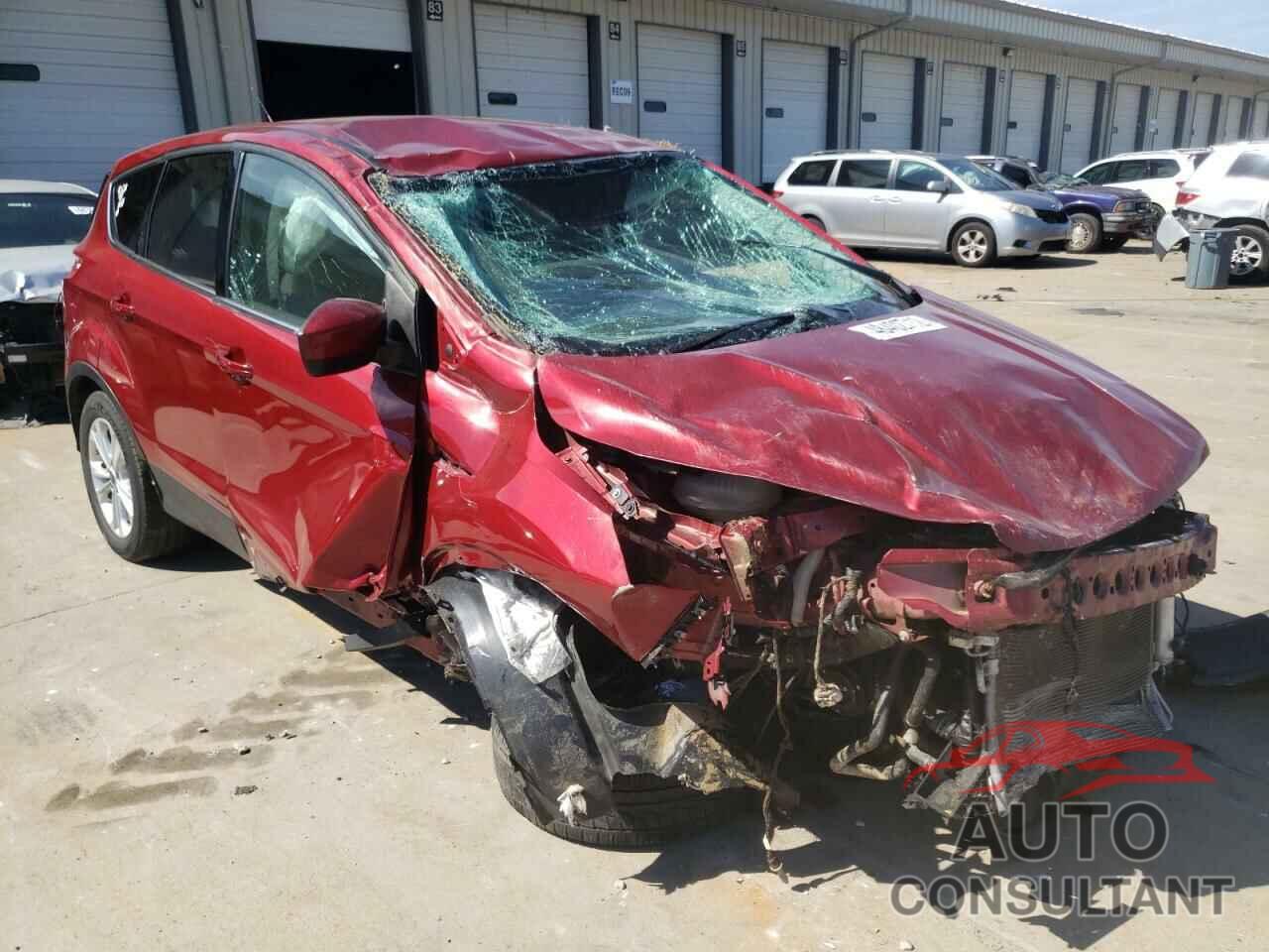 FORD ESCAPE 2017 - 1FMCU0GD5HUA59488