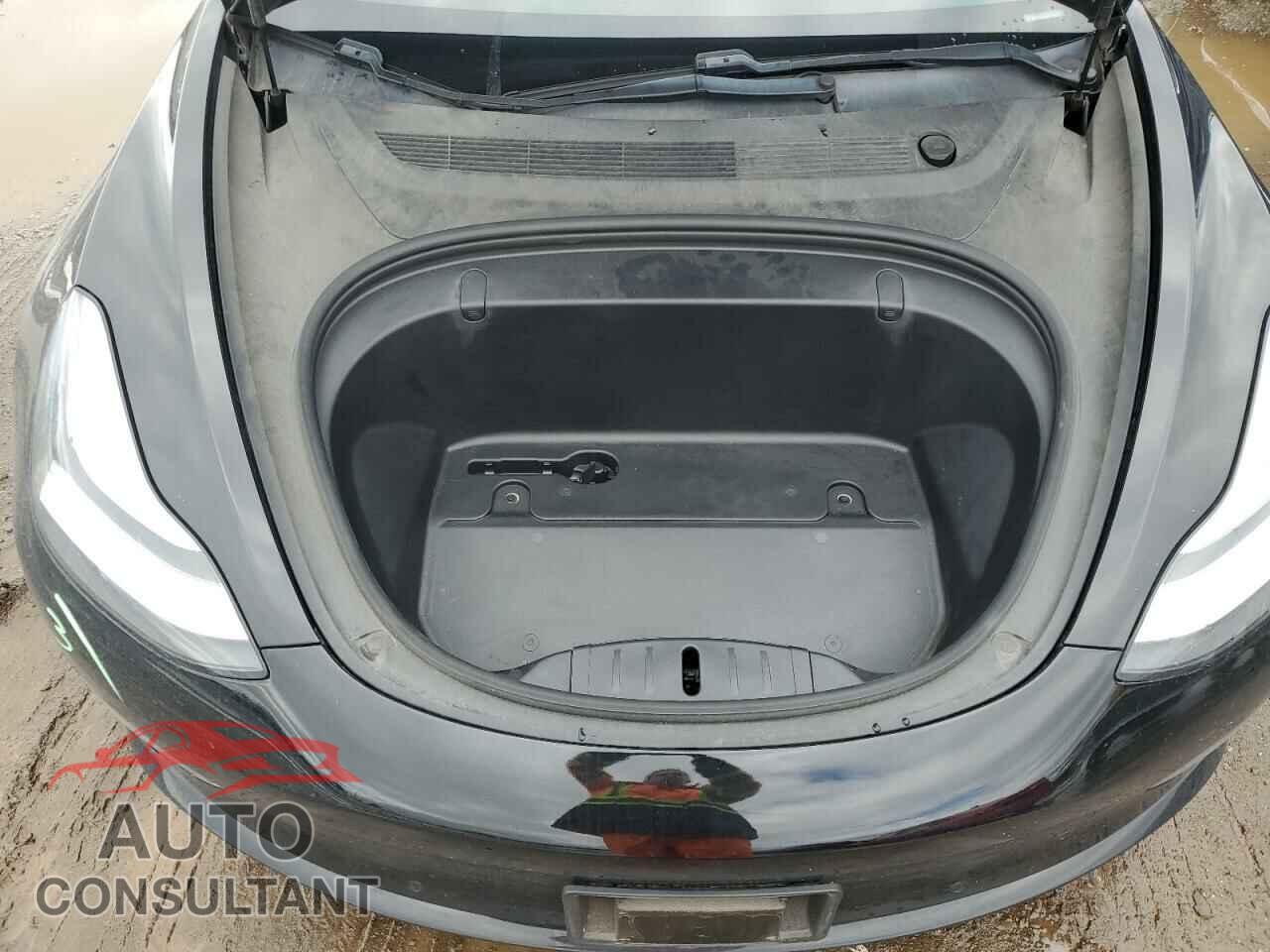 TESLA MODEL 3 2019 - 5YJ3E1EB8KF384533