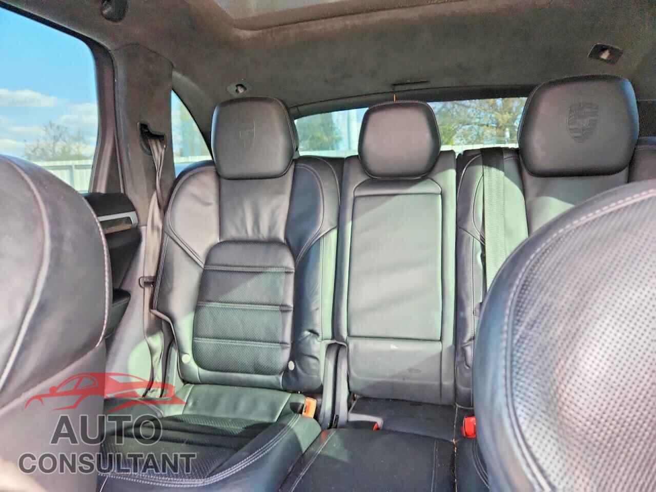 PORSCHE CAYENNE 2016 - WP1AC2A26GLA86140