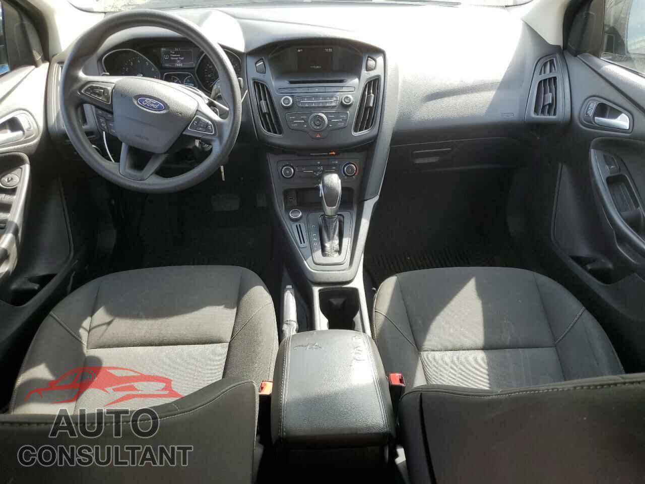 FORD FOCUS 2015 - 1FADP3F23FL205204