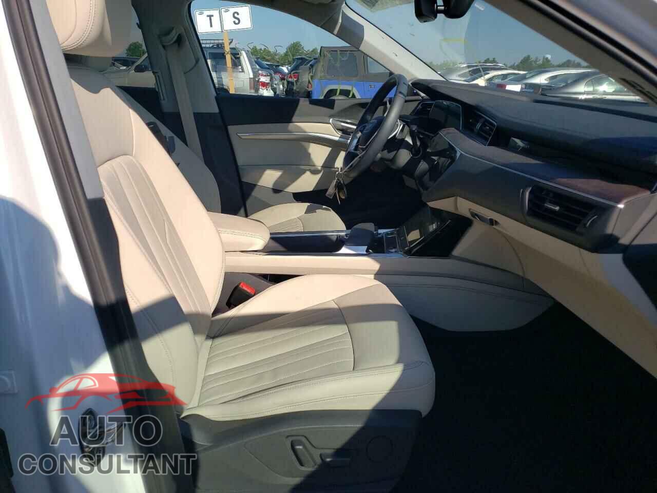AUDI E-TRON 2021 - WA1AAAGE6MB010335