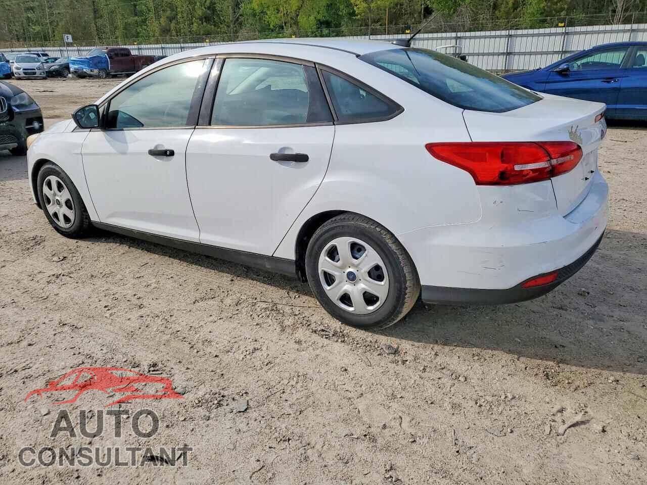 FORD FOCUS 2016 - 1FADP3E26GL325646