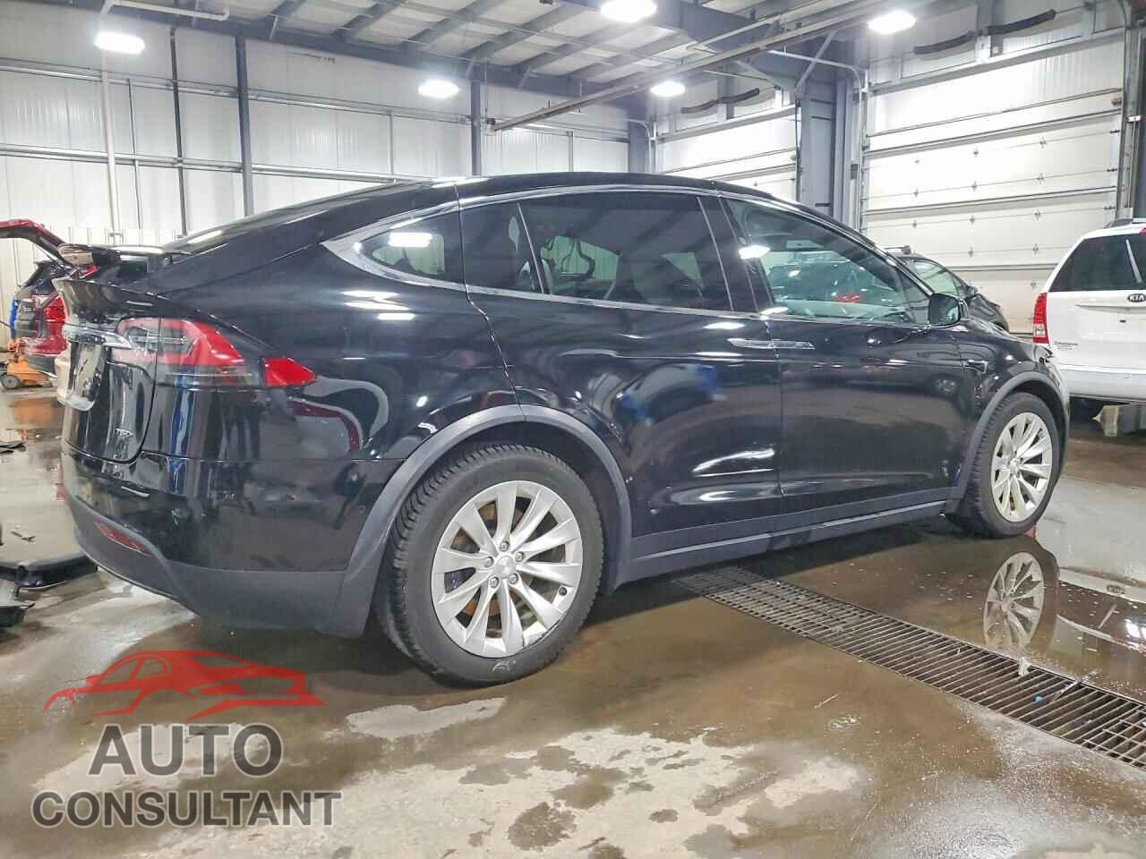 TESLA MODEL X 2018 - 5YJXCDE25JF110956