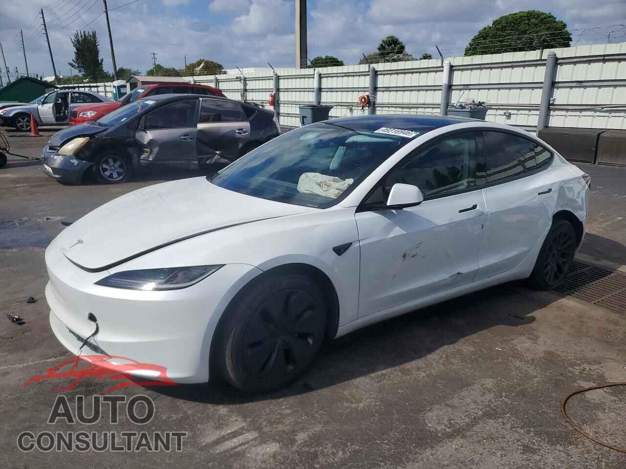 TESLA MODEL 3 2025 - 5YJ3E1EA4SF987549