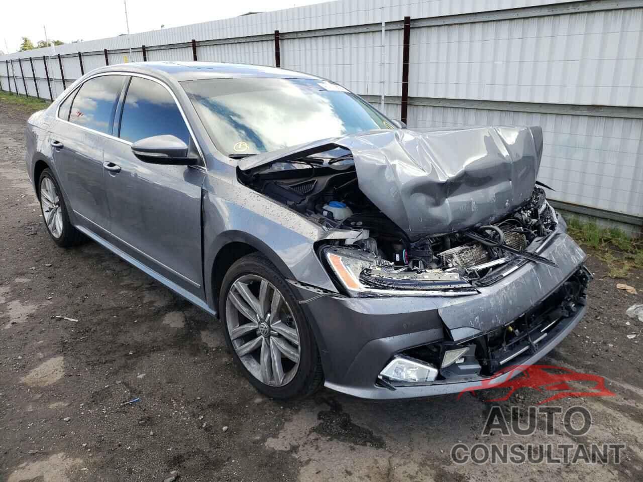 VOLKSWAGEN PASSAT 2017 - 1VWGT7A33HC003117