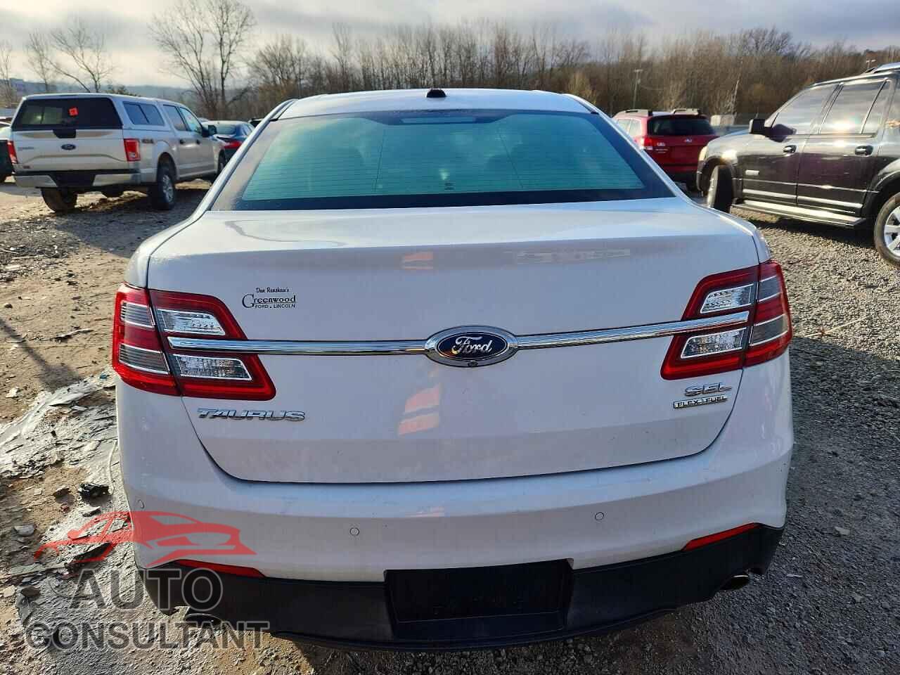 FORD TAURUS 2014 - 1FAHP2E82EG116667
