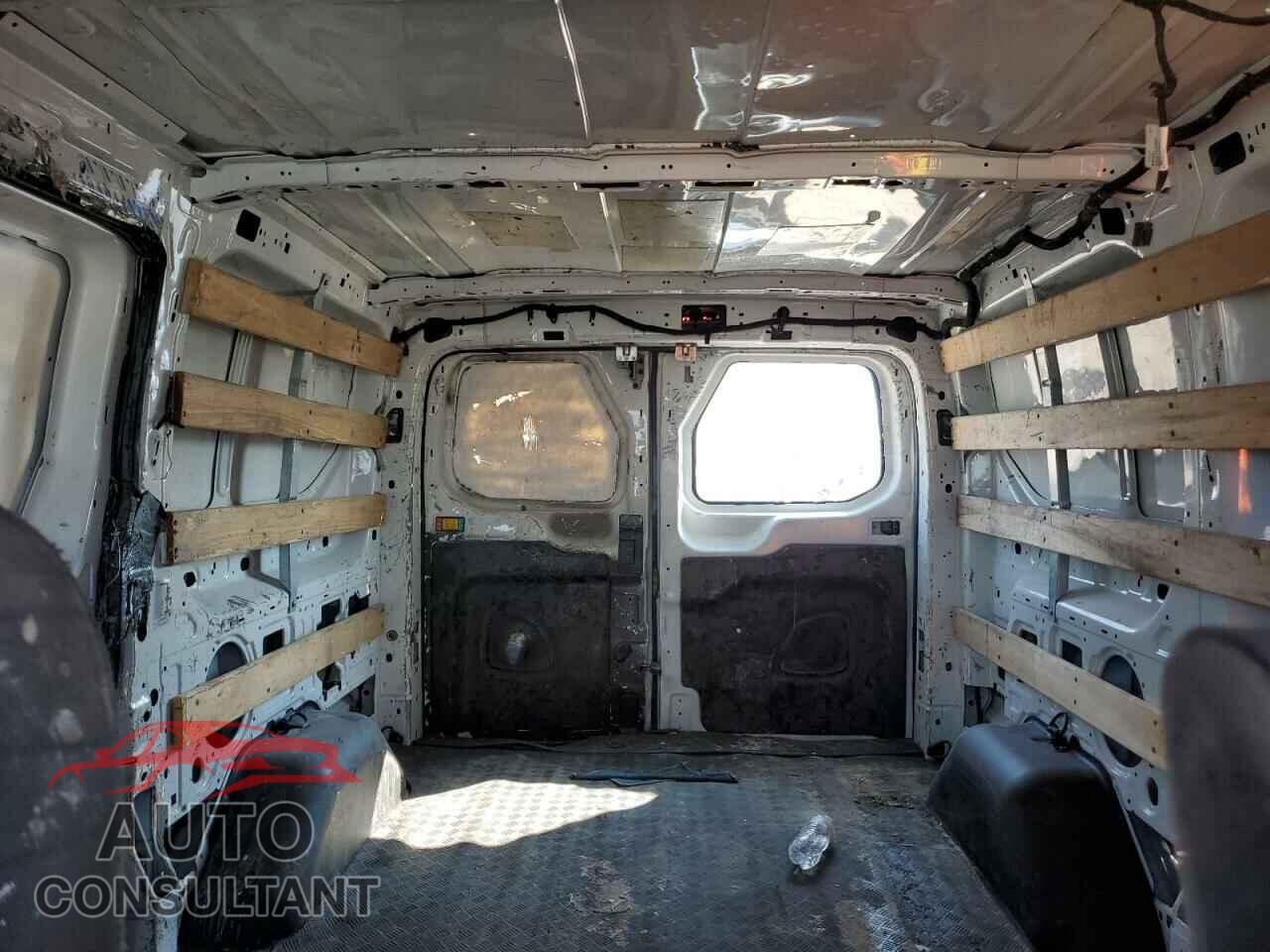 FORD TRANSIT 2018 - 1FTYR1YM2JKA98573