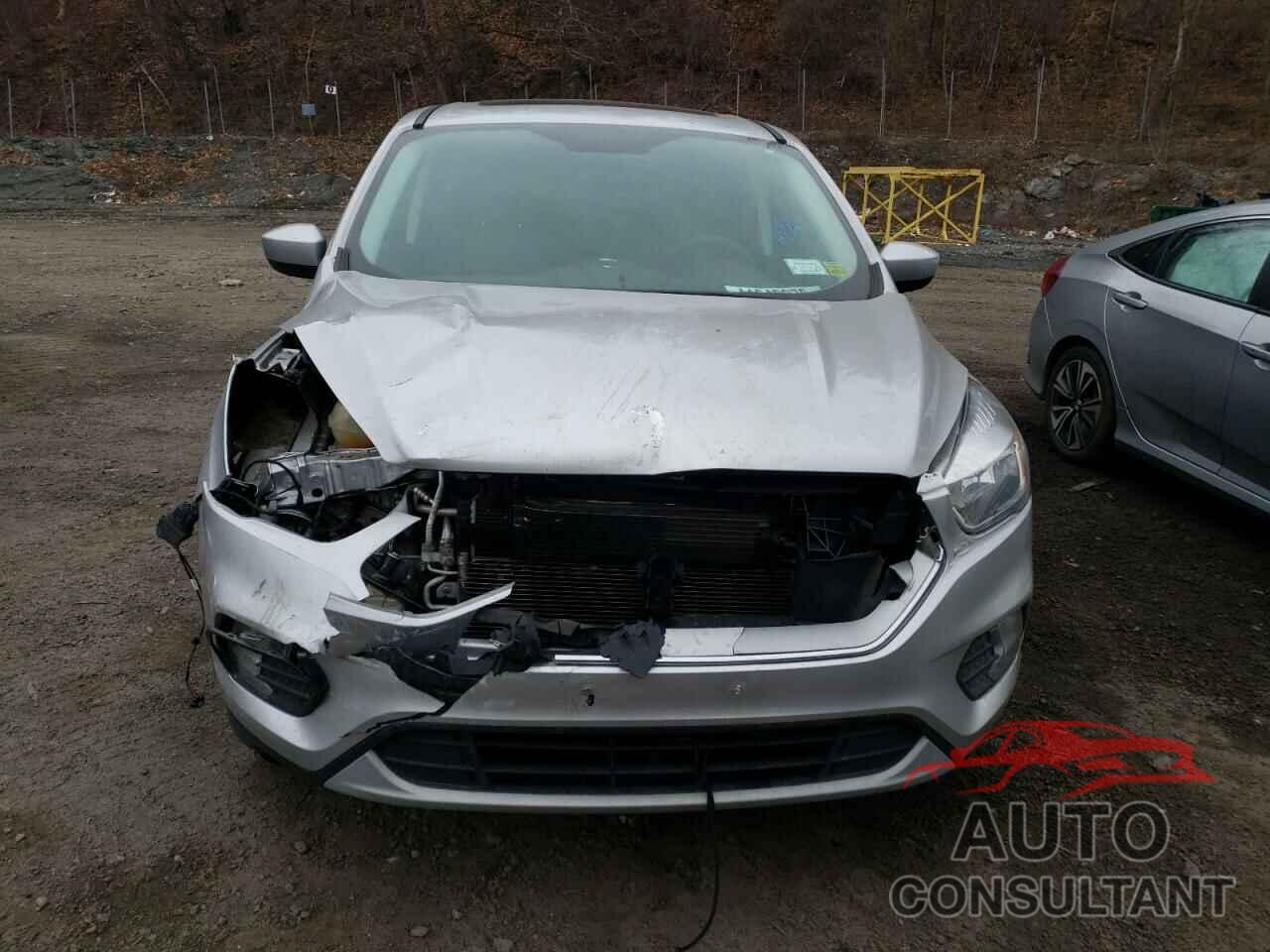 FORD ESCAPE 2017 - 1FMCU0G9XHUC97140