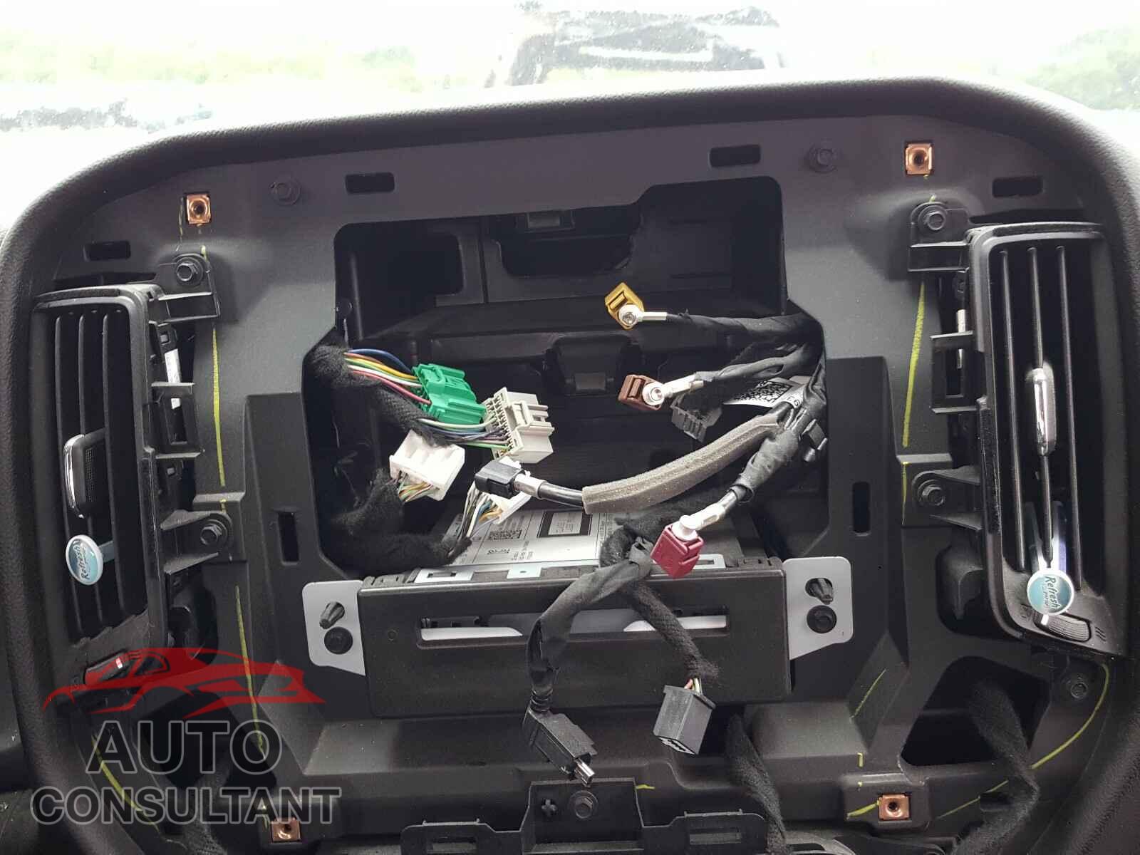 CHEVROLET SILVERADO 2018 - 3GCUKREC9JG508564