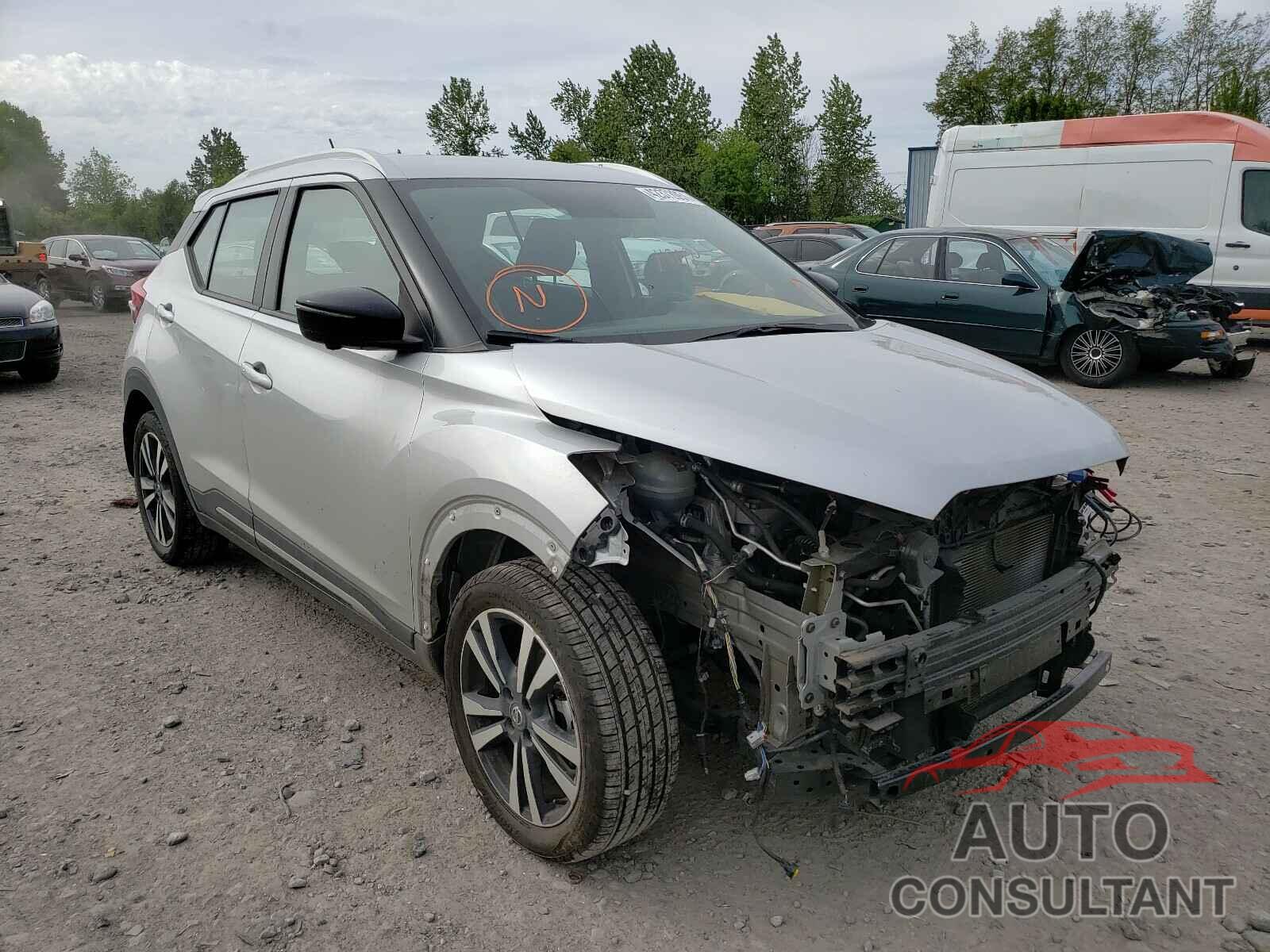 NISSAN KICKS 2018 - 3N1CP5CU3JL532564