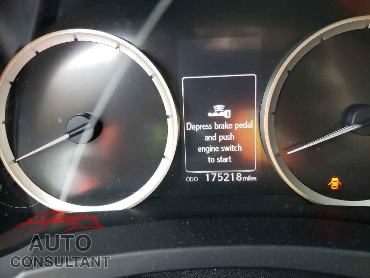 LEXUS IS 2014 - JTHBF1D29E5013492