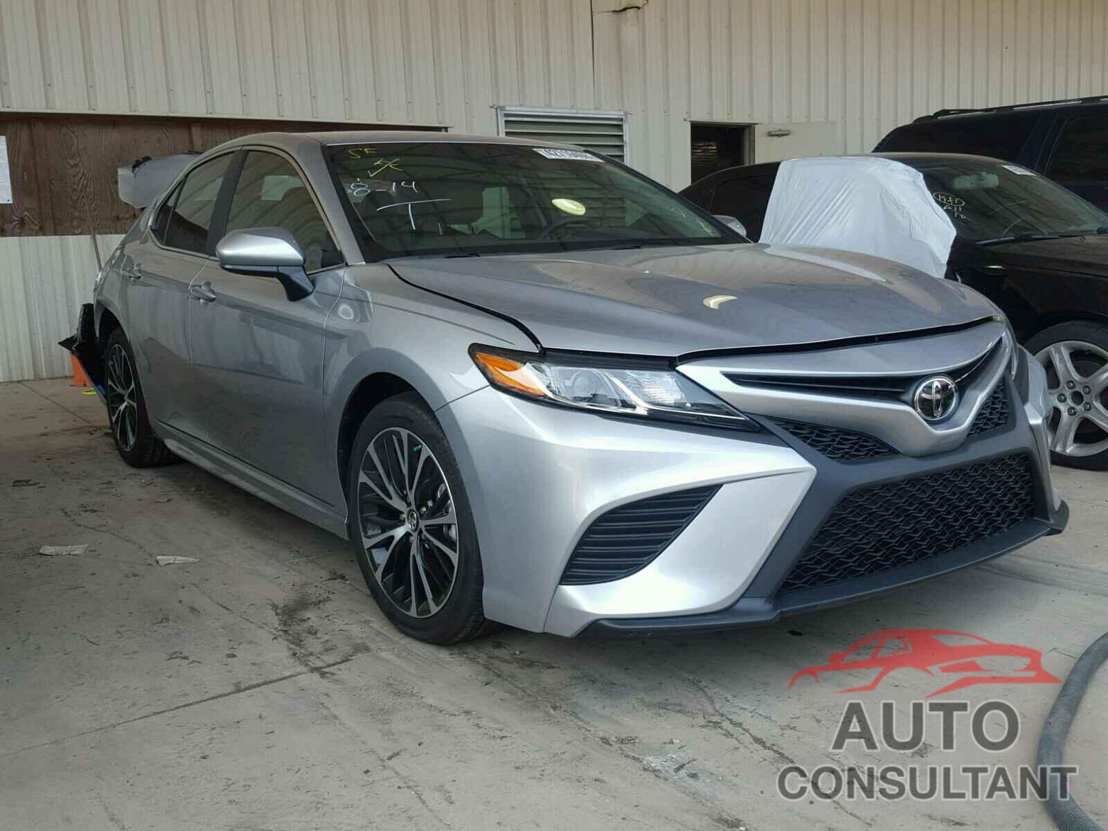TOYOTA CAMRY 2018 - 4T1B11HK5JU631205