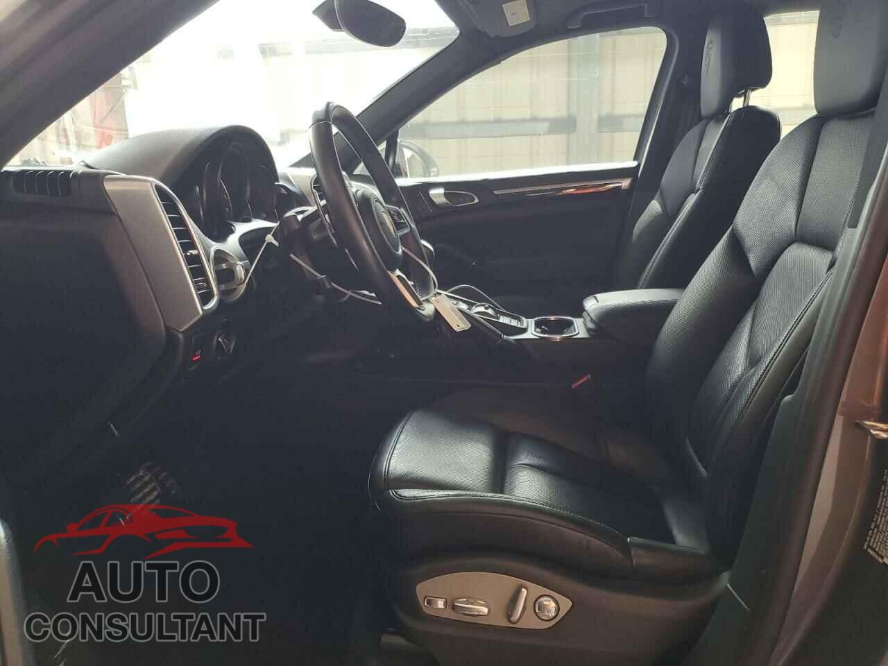 PORSCHE CAYENNE 2016 - WP1AA2A27GKA37153