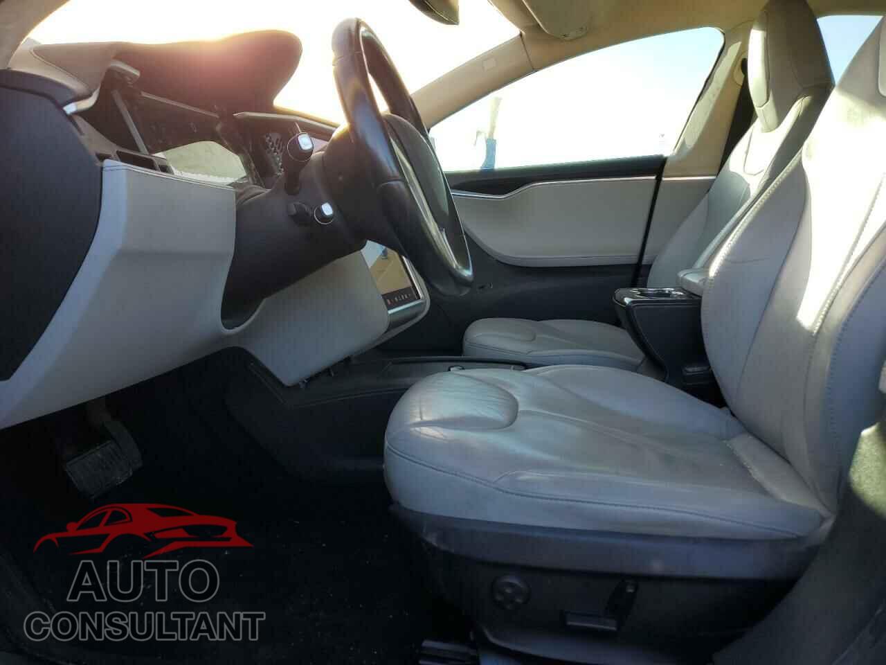 TESLA MODEL S 2015 - 5YJSA1H13FF080705