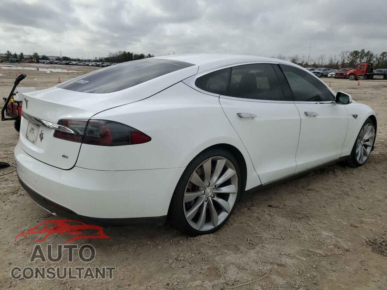 TESLA MODEL S 2013 - 5YJSA1DG3DFP03912