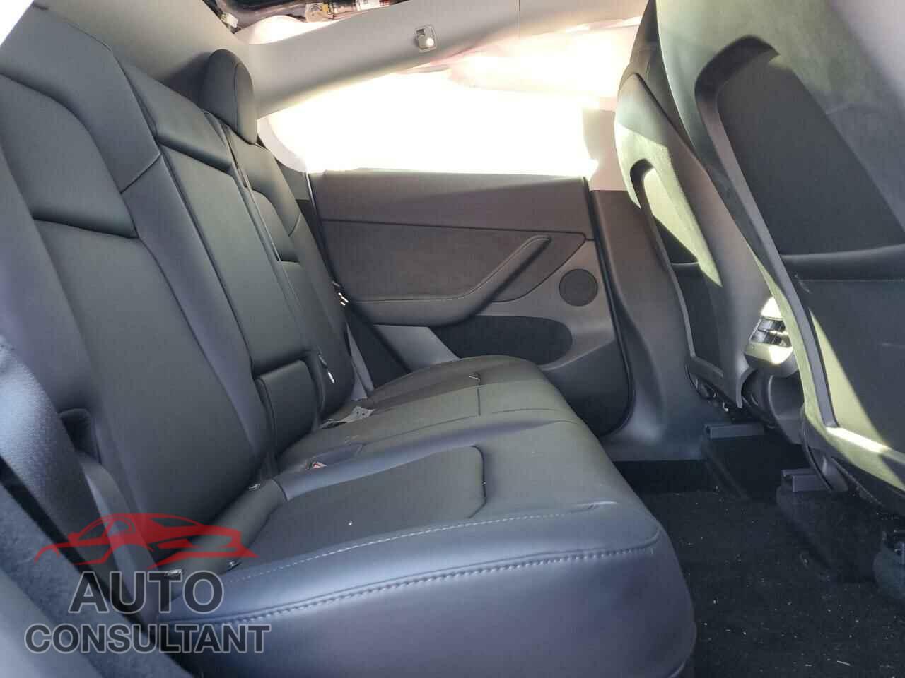 TESLA MODEL Y 2023 - 7SAYGDEE2PF978704