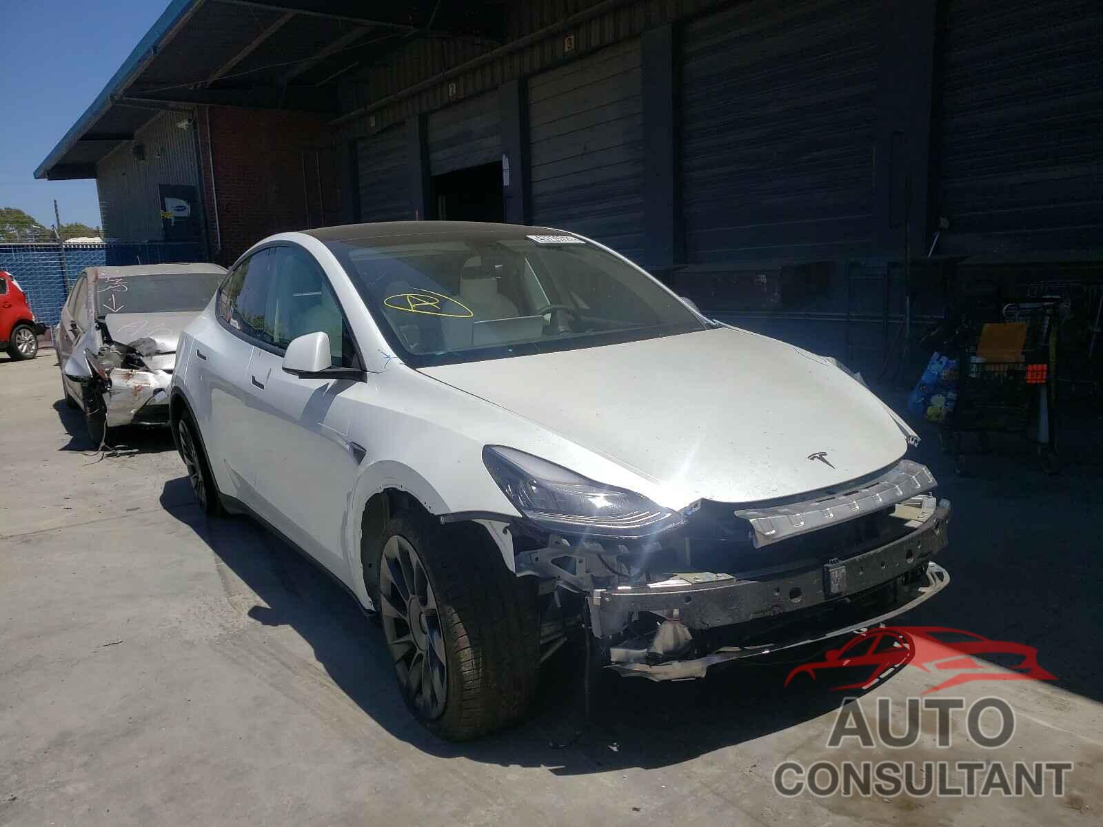 TESLA MODEL Y 2021 - 5YJYGDEE3MF096434