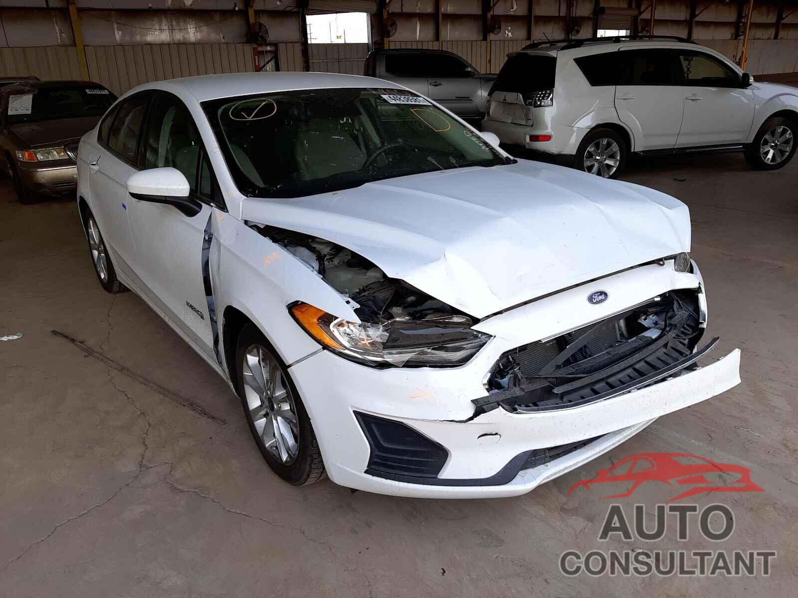 FORD FUSION 2019 - 3FA6P0LU5KR135343