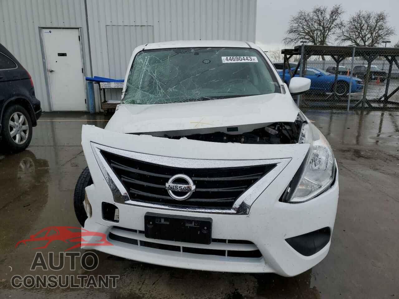 NISSAN VERSA 2017 - 3N1CN7AP8HL824364