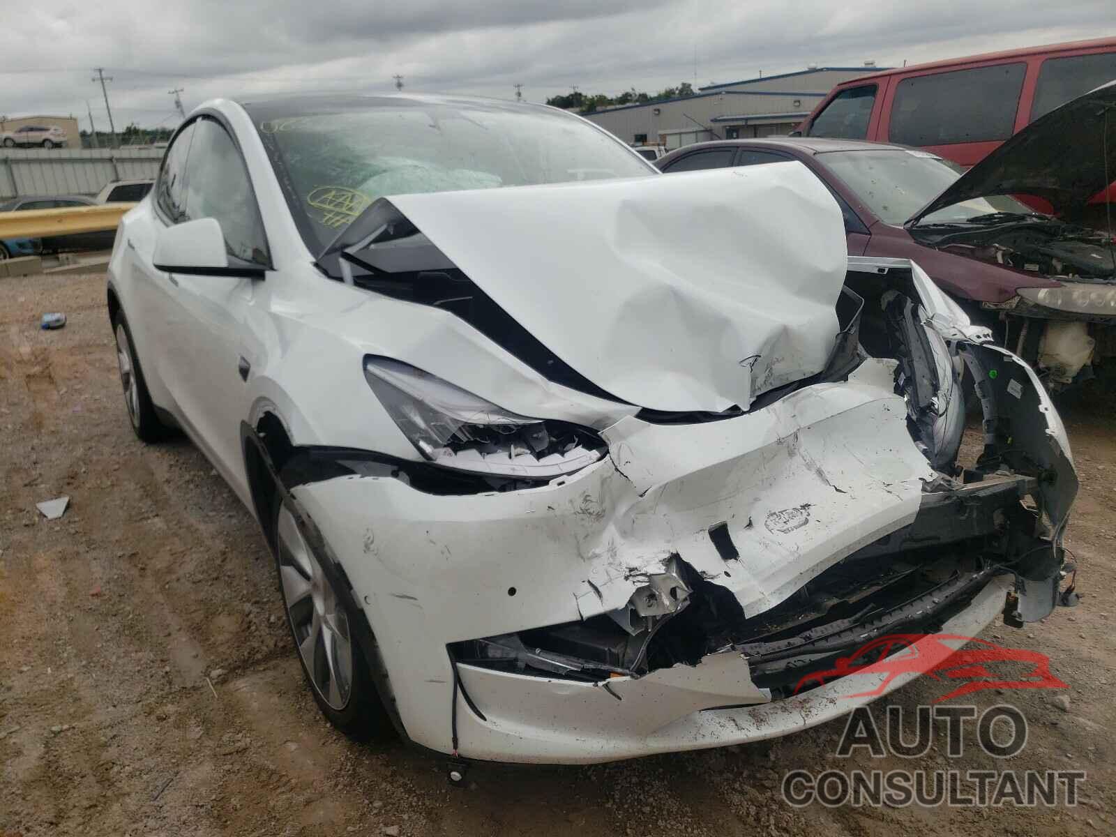 TESLA MODEL Y 2021 - 5YJYGDEE8MF083730