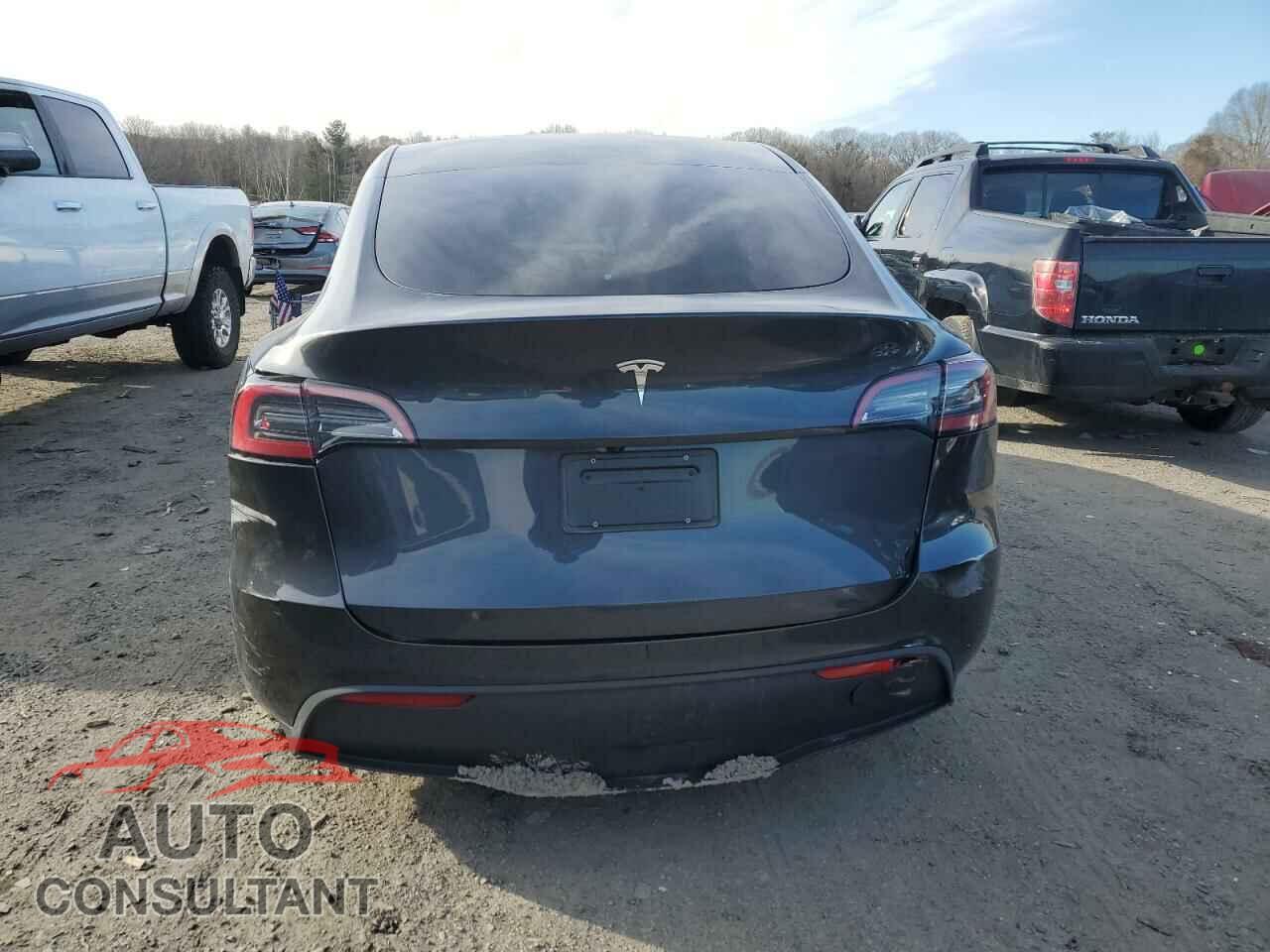 TESLA MODEL Y 2024 - 7SAYGDED1RF025136
