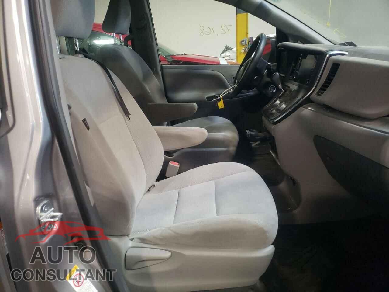 TOYOTA SIENNA 2018 - 5TDZZ3DC1JS915599