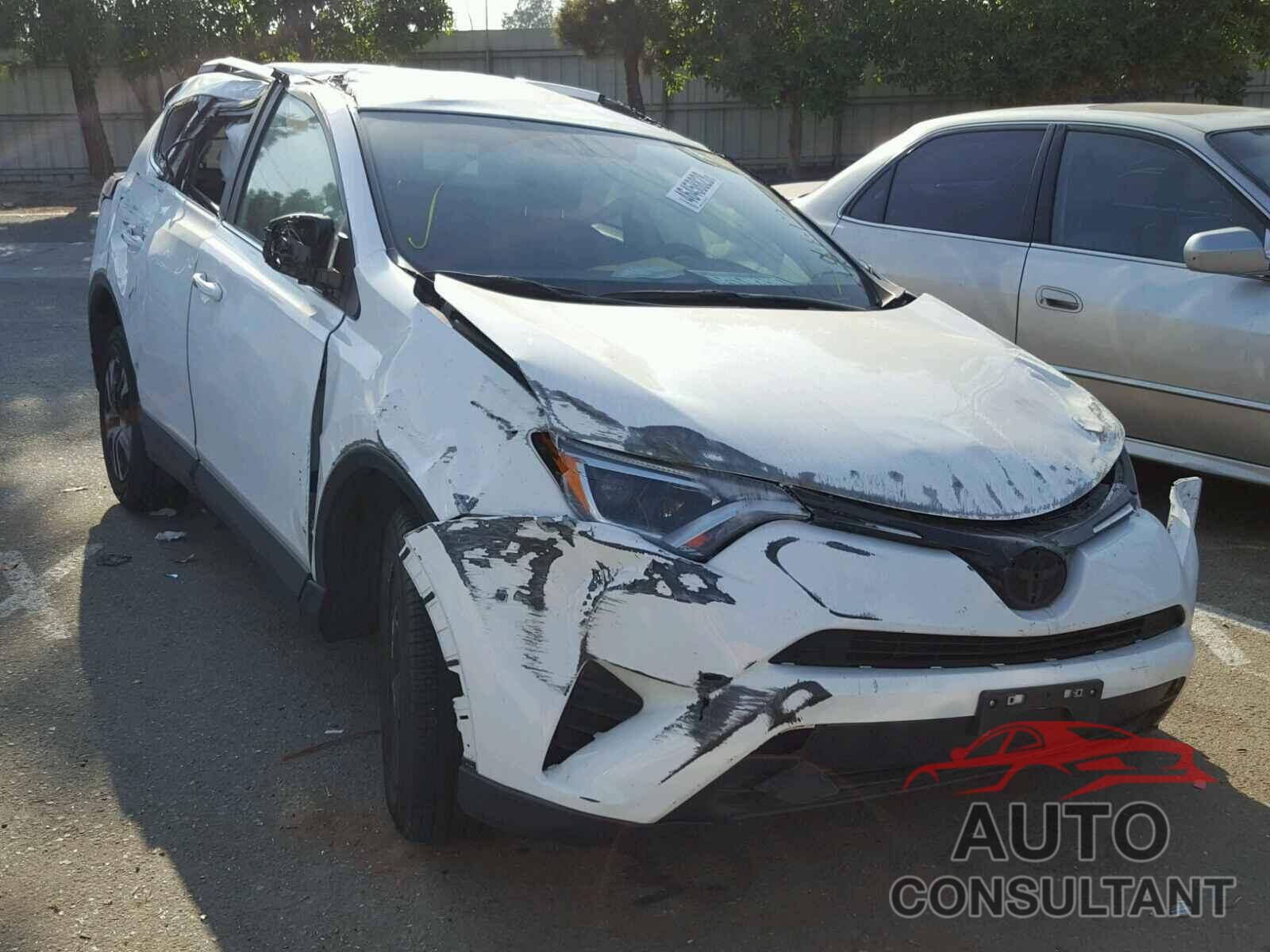TOYOTA RAV4 LE 2016 - JTMZFREV2GJ075947