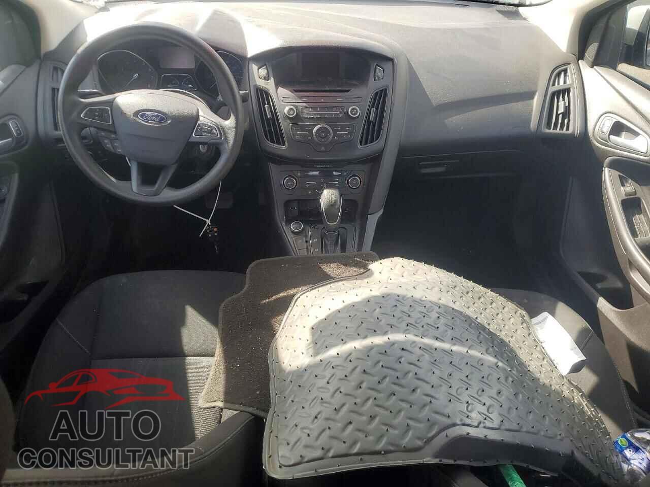 FORD FOCUS 2017 - 1FADP3FE4HL255879