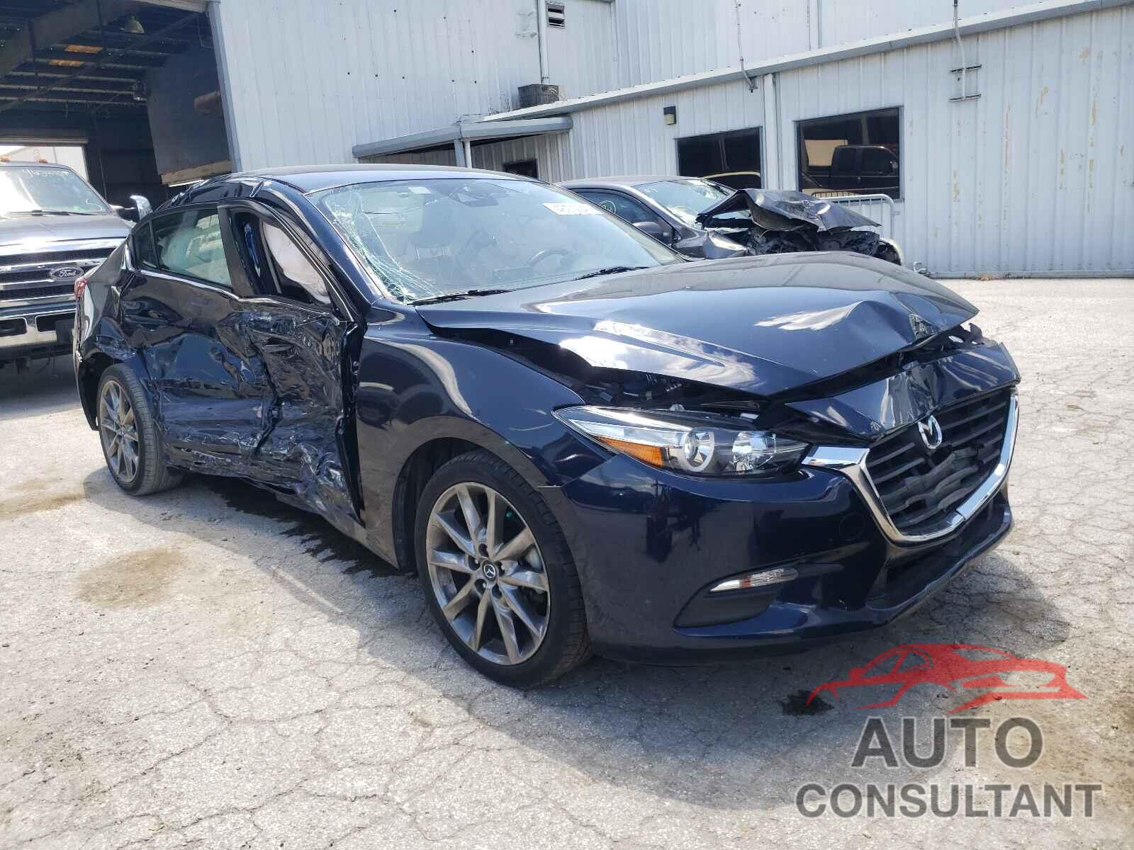 MAZDA 3 2018 - 3MZBN1V33JM218531