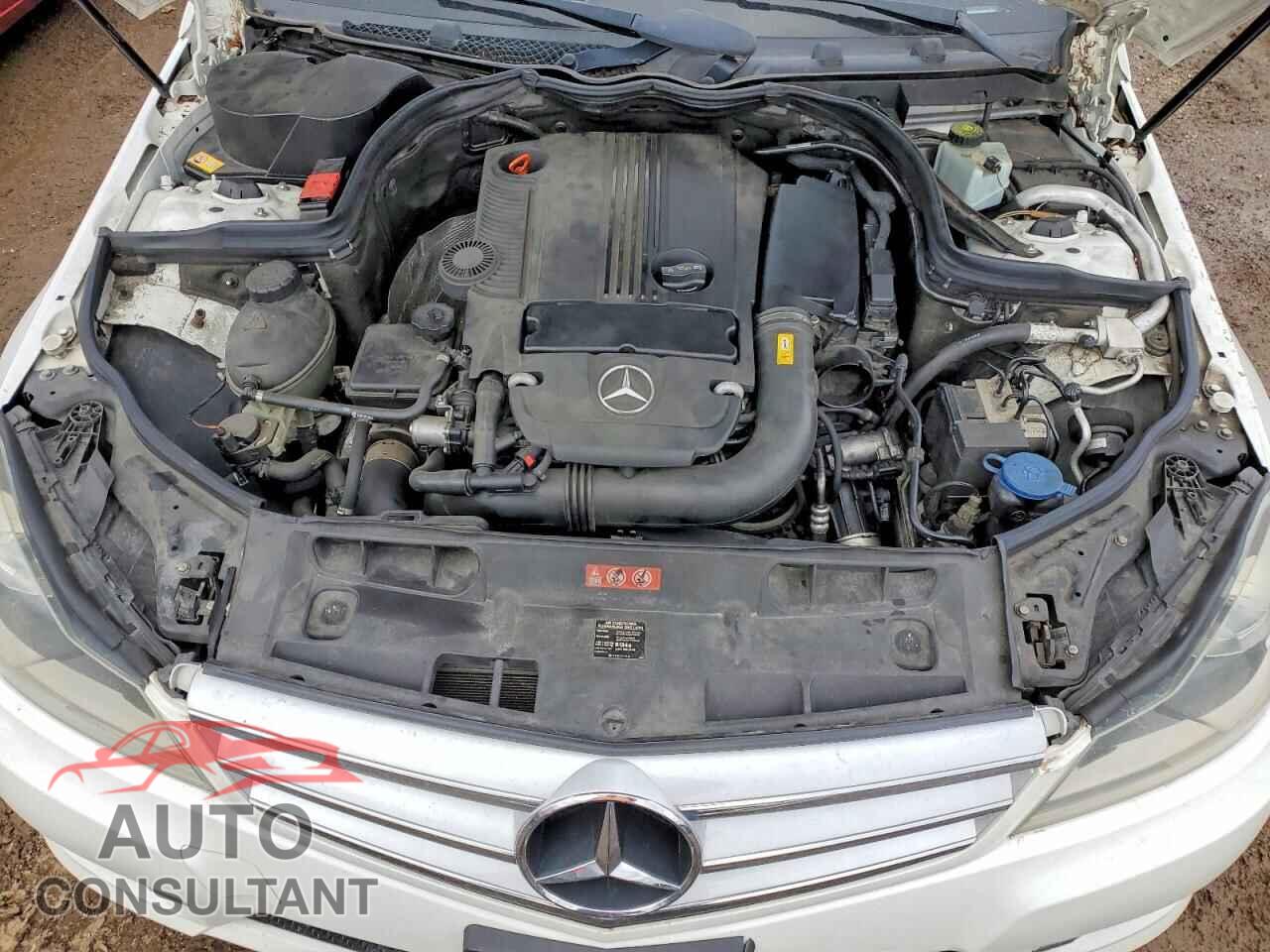 MERCEDES-BENZ C-CLASS 2013 - WDDGF4HB8DR295382