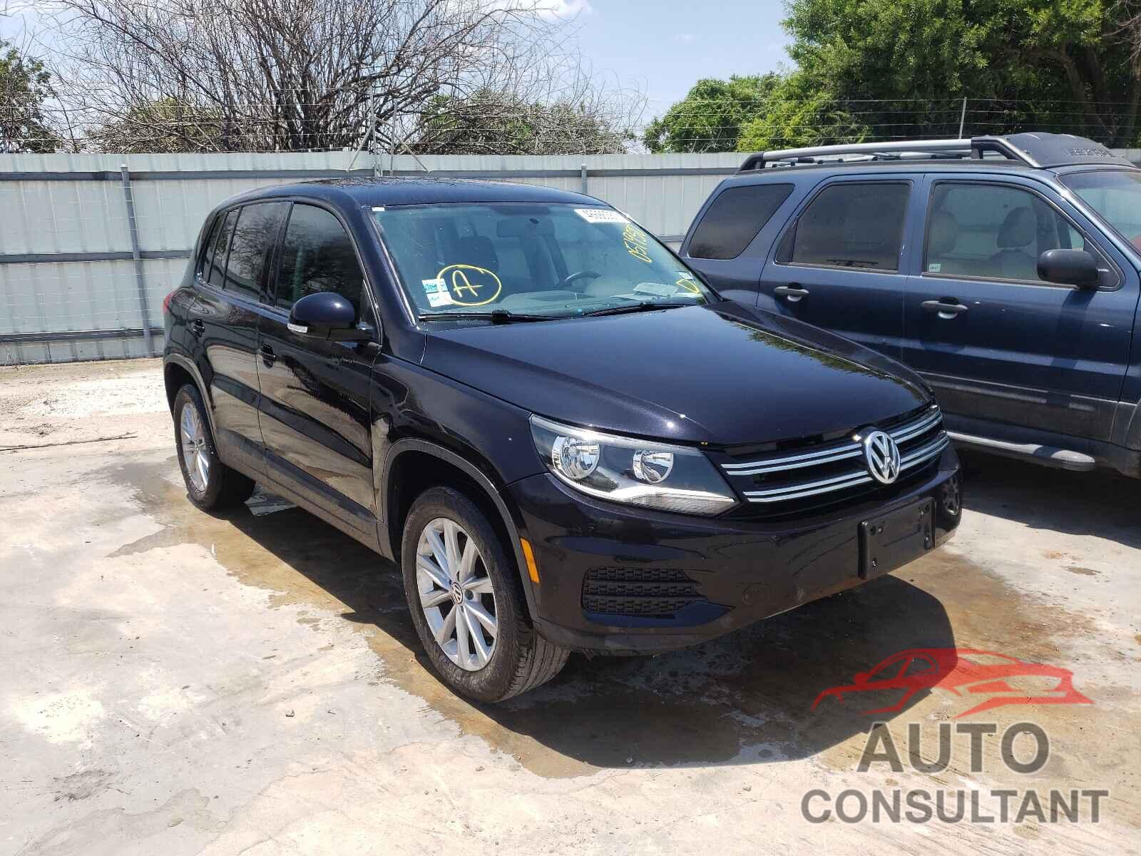 VOLKSWAGEN TIGUAN 2017 - WVGAV7AXXHK051950
