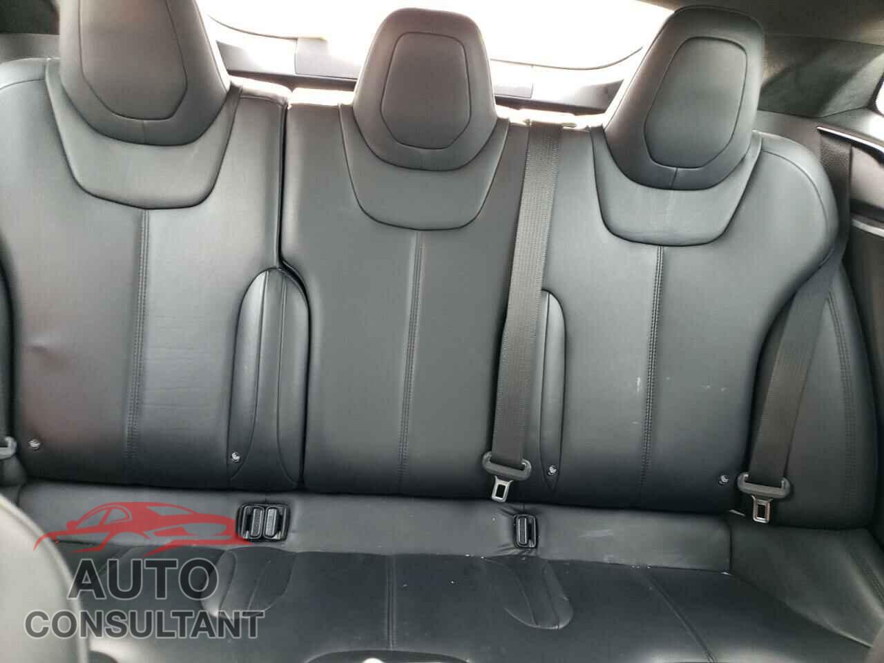 TESLA MODEL S 2017 - 5YJSA1E17HF189577