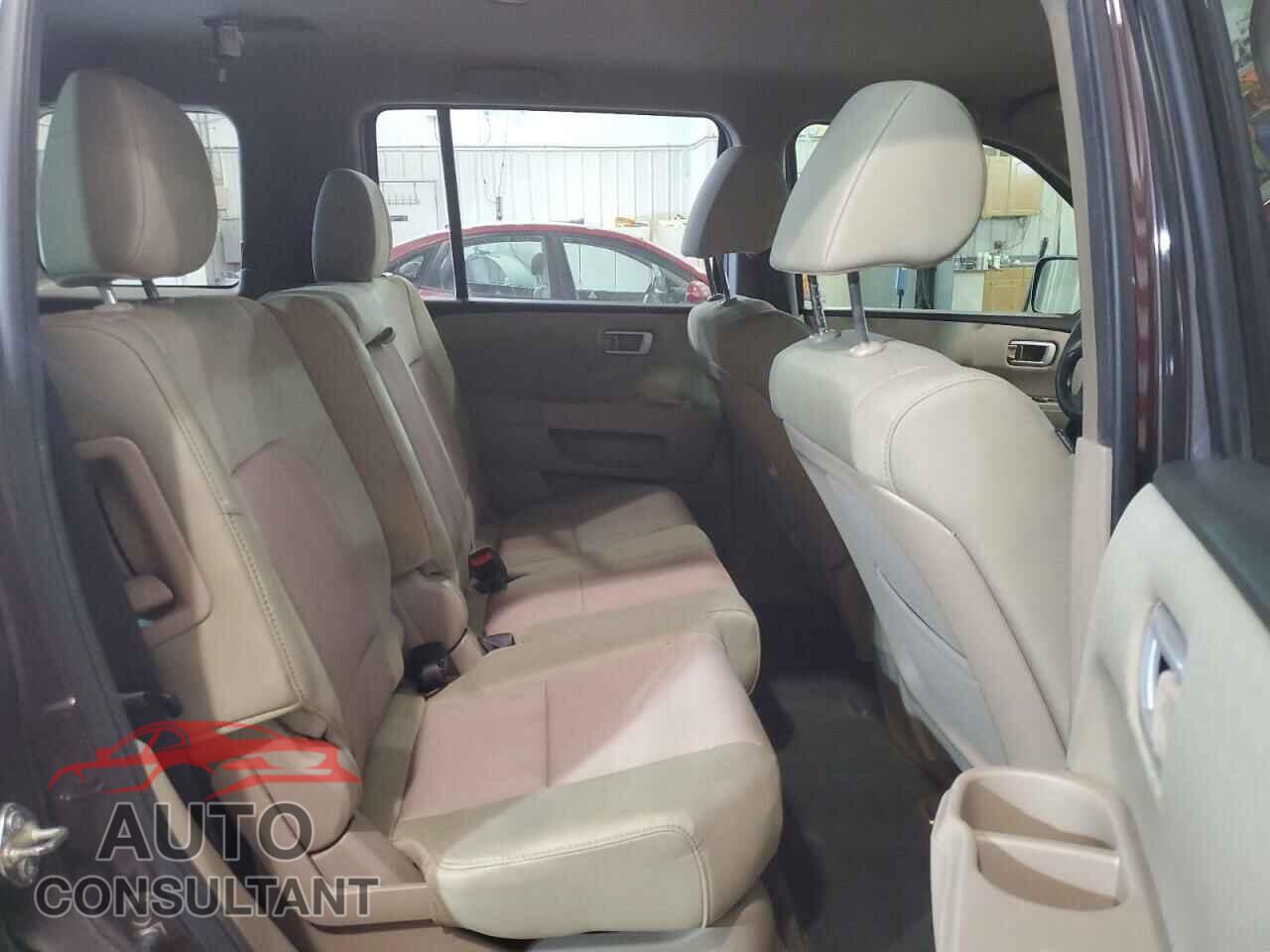 HONDA PILOT 2015 - 5FNYF4H45FB018312