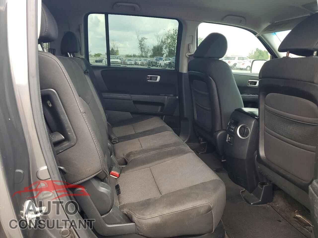 HONDA PILOT 2011 - 5FNYF3H28BB027900