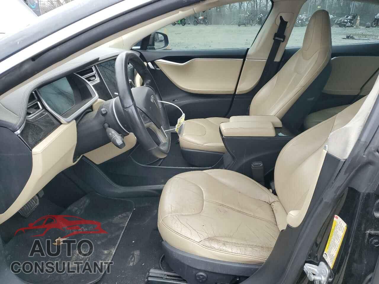 TESLA MODEL S 2013 - 5YJSA1CG3DFP28021
