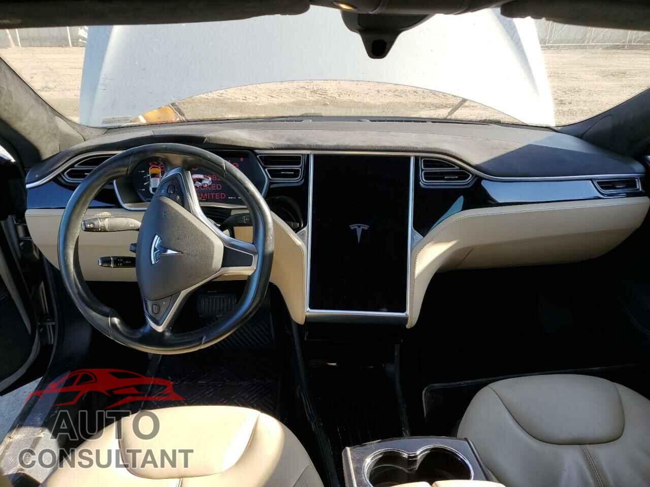 TESLA MODEL S 2015 - 5YJSA1H25FF082013