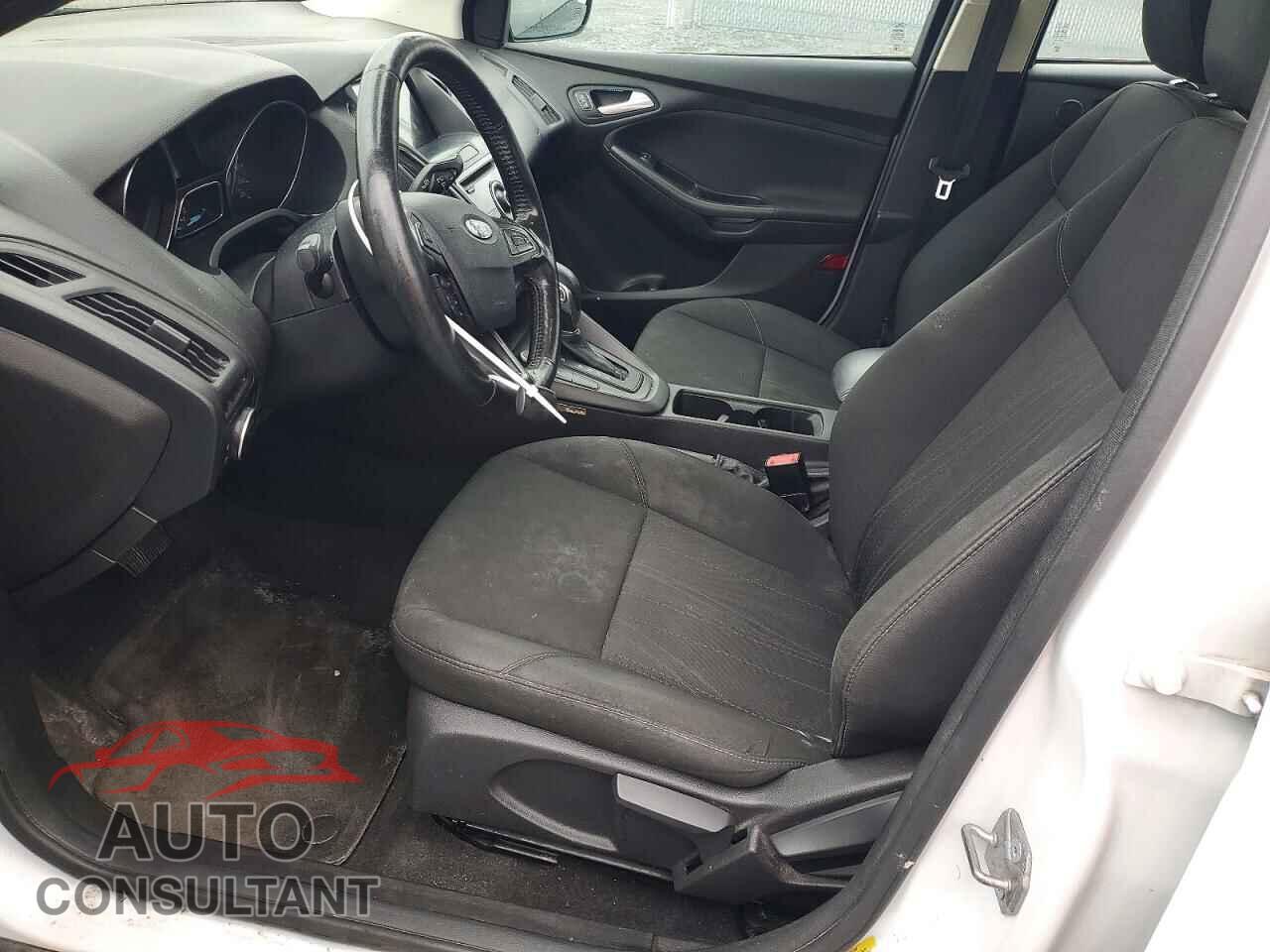 FORD FOCUS 2017 - 1FADP3H21HL207386