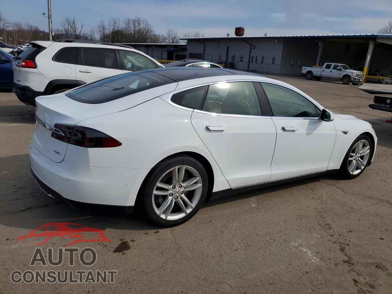 TESLA MODEL S 2015 - 5YJSA1E22FF104814