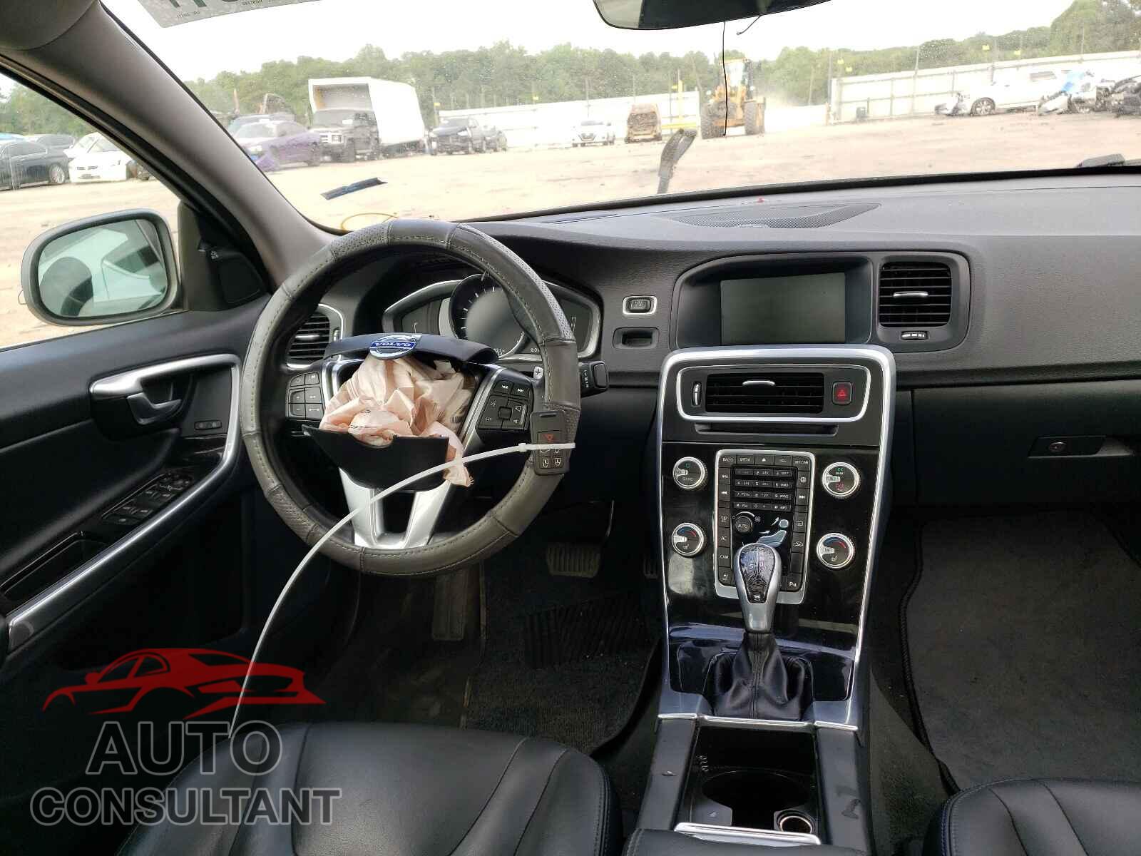 VOLVO S60 2016 - YV1612TK1G2396111