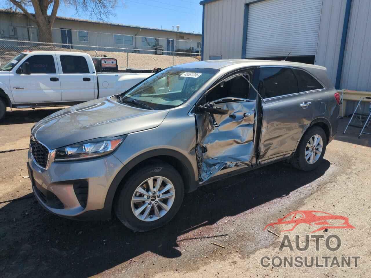 KIA SORENTO 2019 - 5XYPG4A3XKG557764