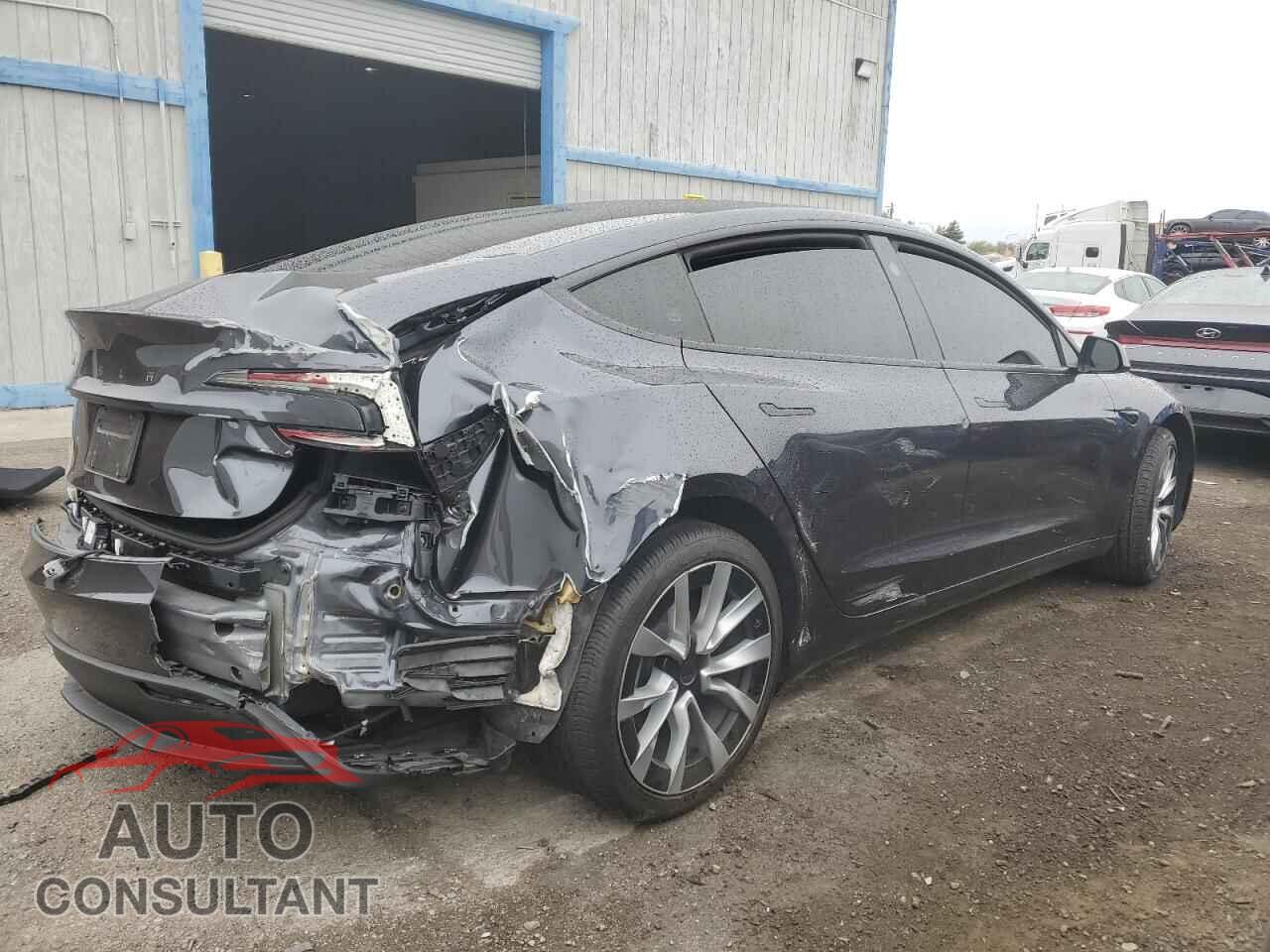 TESLA MODEL 3 2024 - 5YJ3E1EA8RF768975